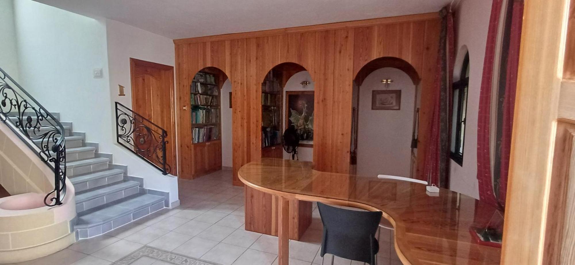 Cosy Spacious Maisonette *