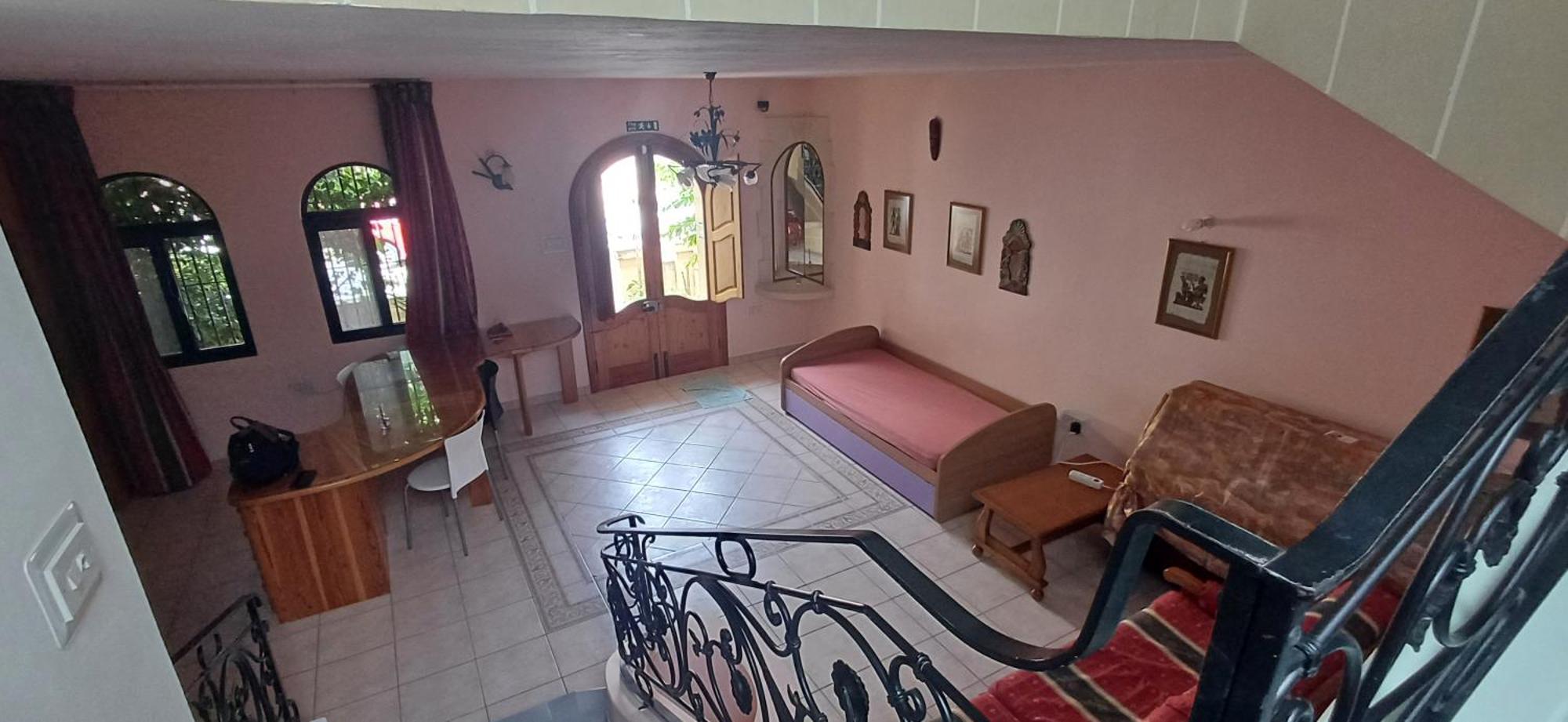 Cosy Spacious Maisonette *